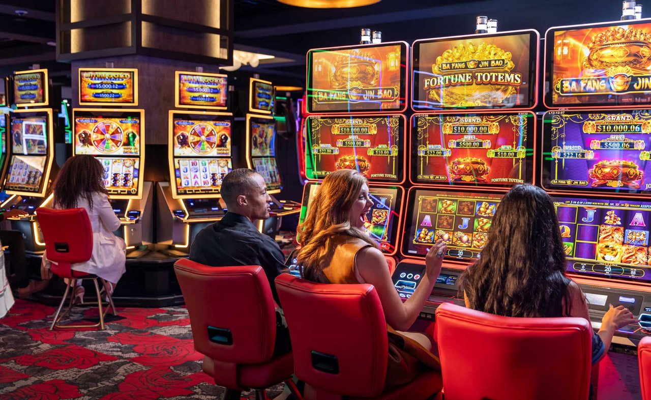 Sweet Bonanza bonus round with free spins and symbol cascades